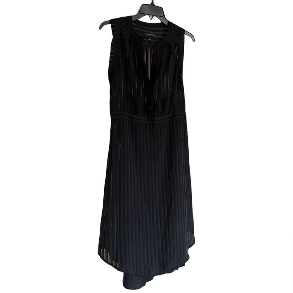 Banana Republic striped quarter button size 4 black sleeveless midi dress